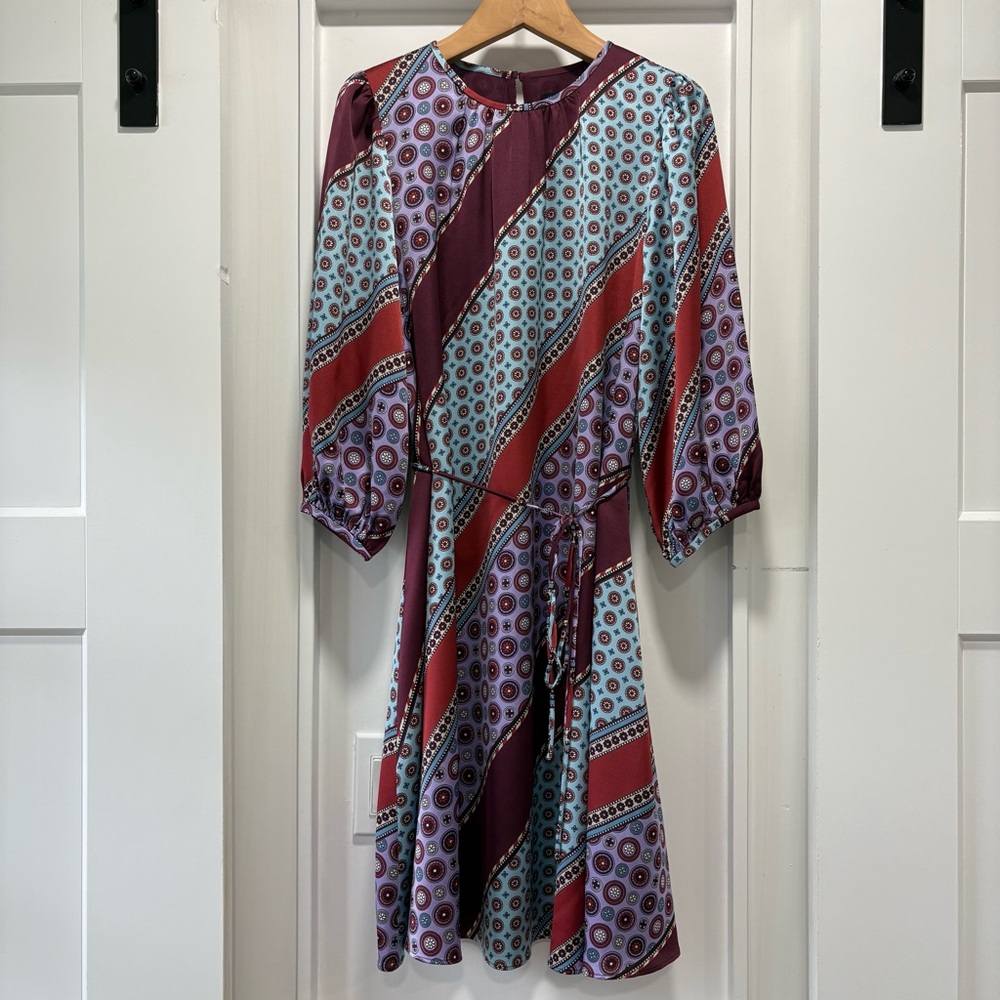 Ann Taylor Burgundy Purple Blue Silky Foulard Geo Pattern Flared Dress Size 2